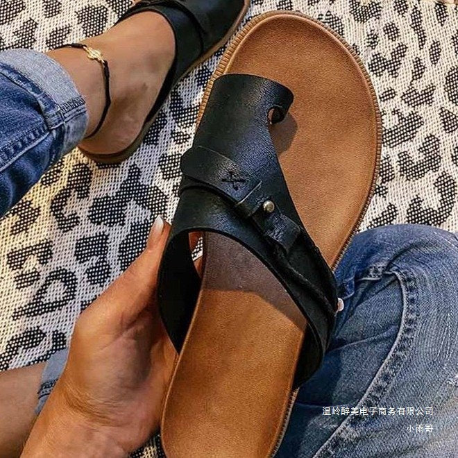 Airy Metallic Sandals