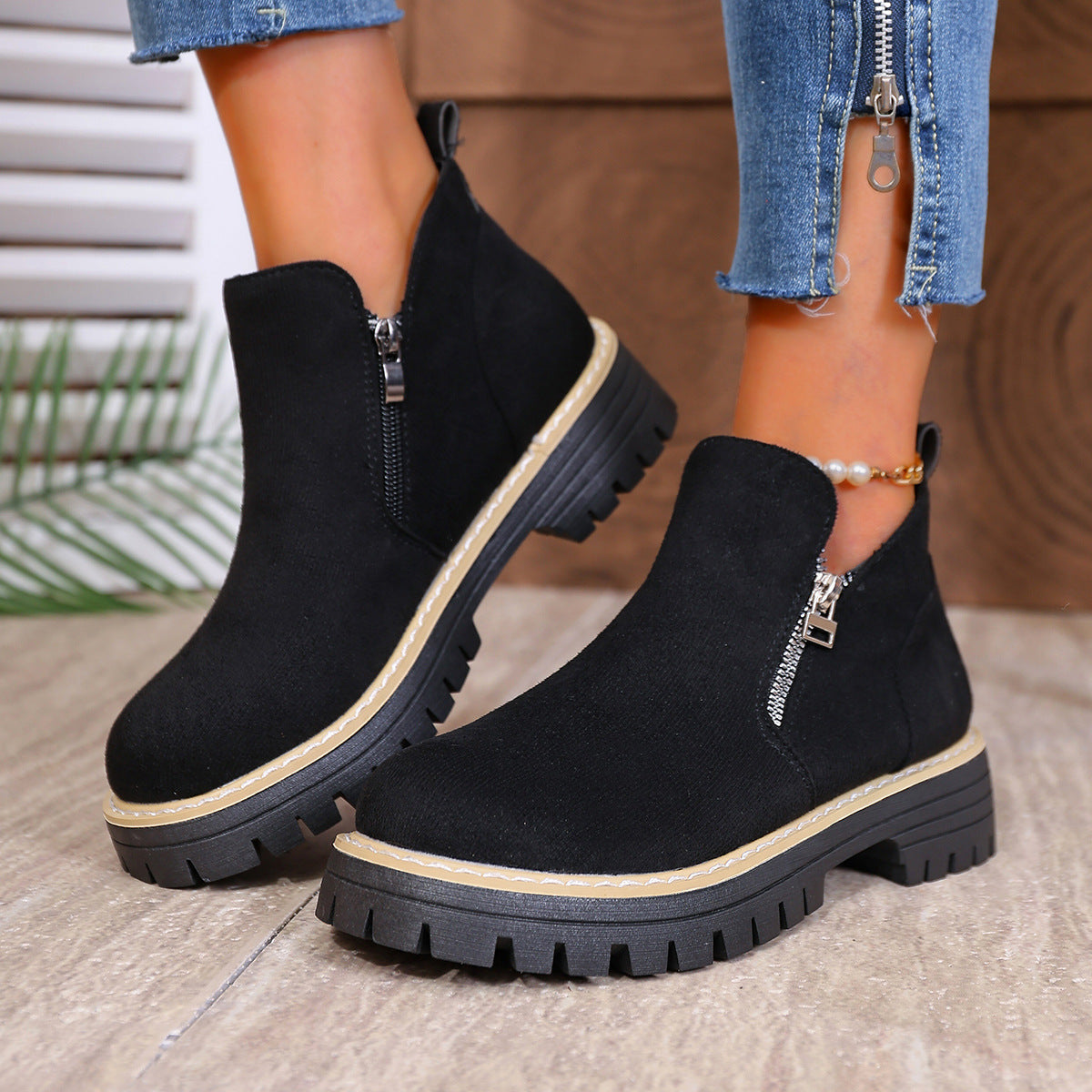 Minimal Classic Boots