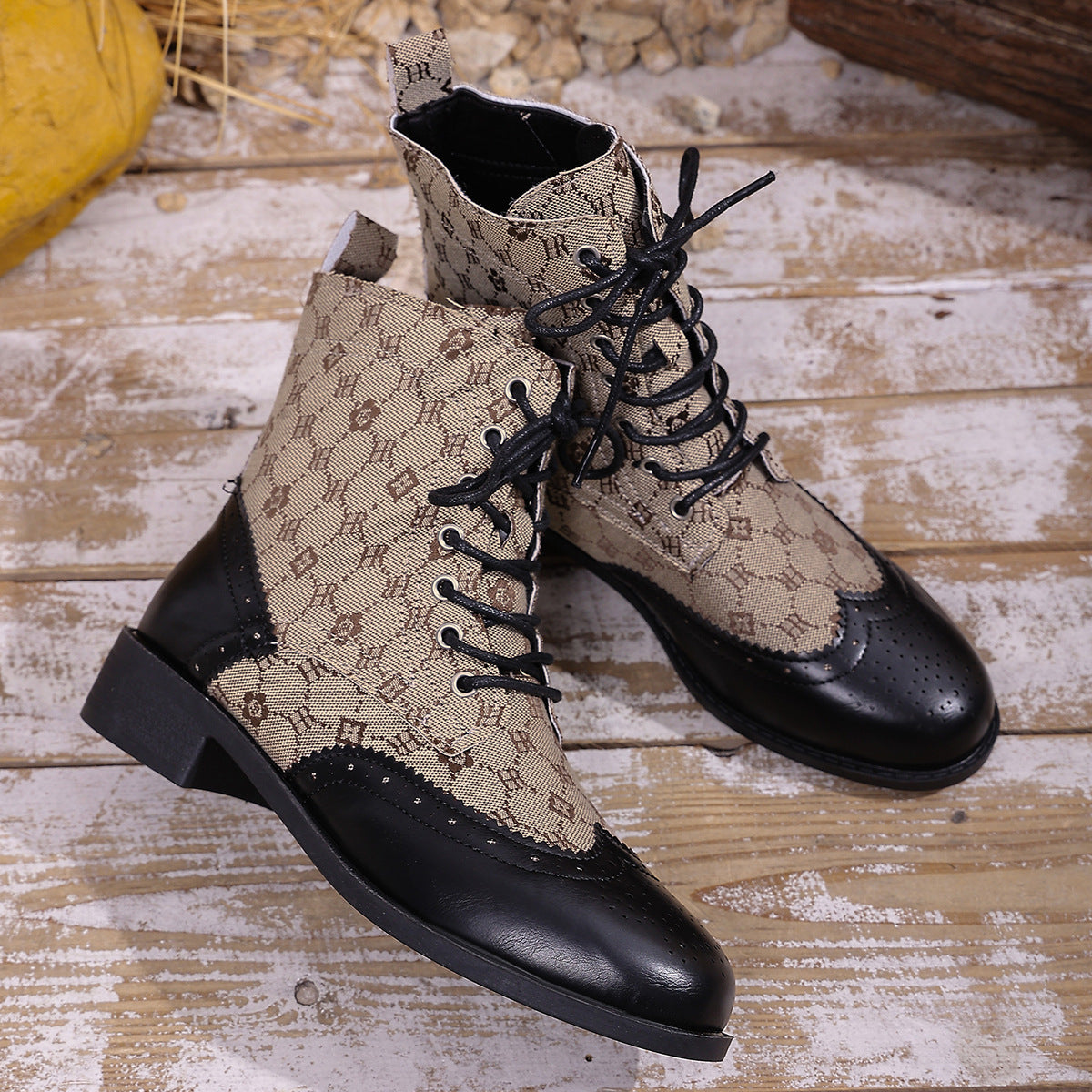 Clean Minimal Boots