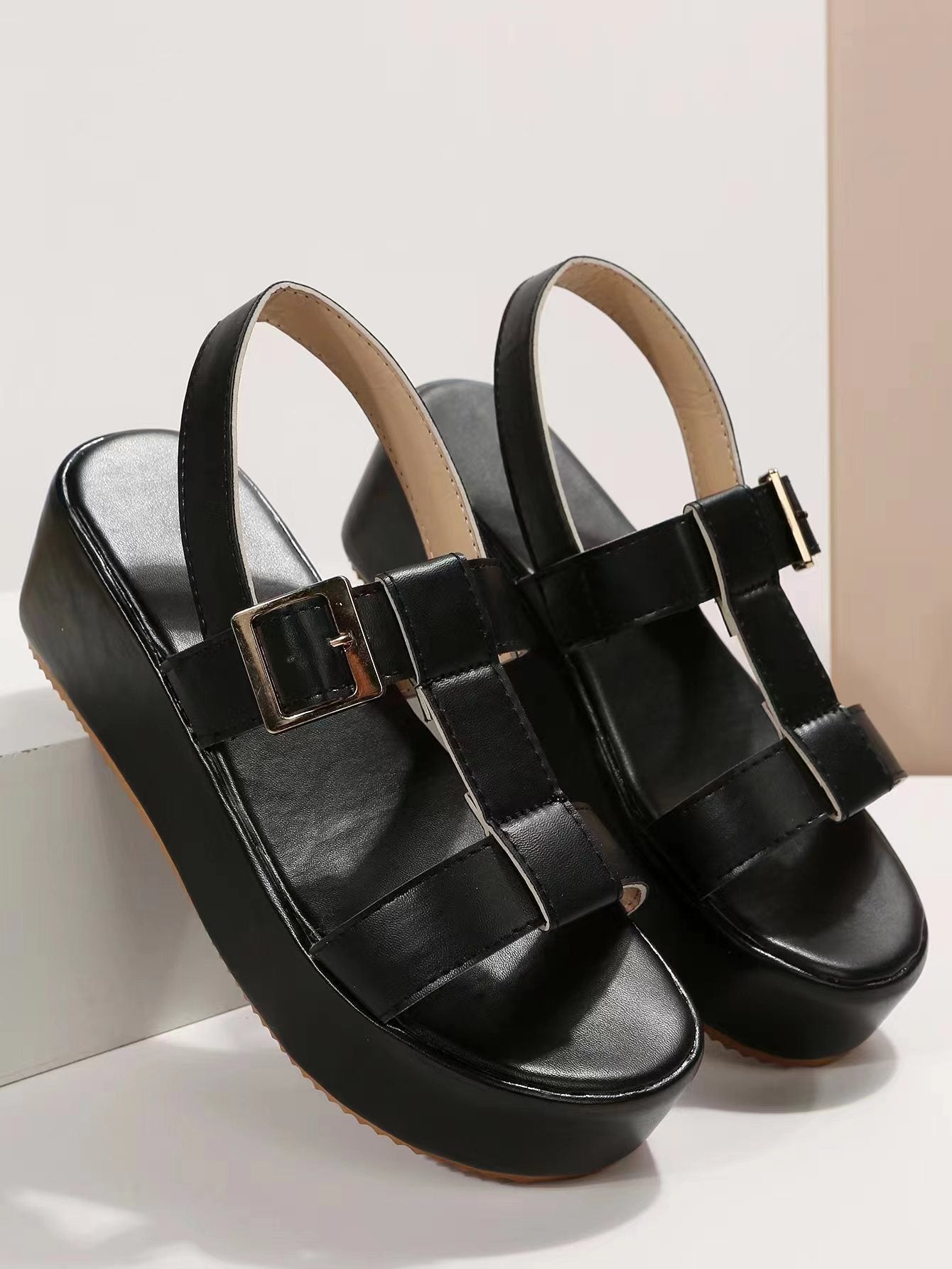 Weekend Cushioned Sandals