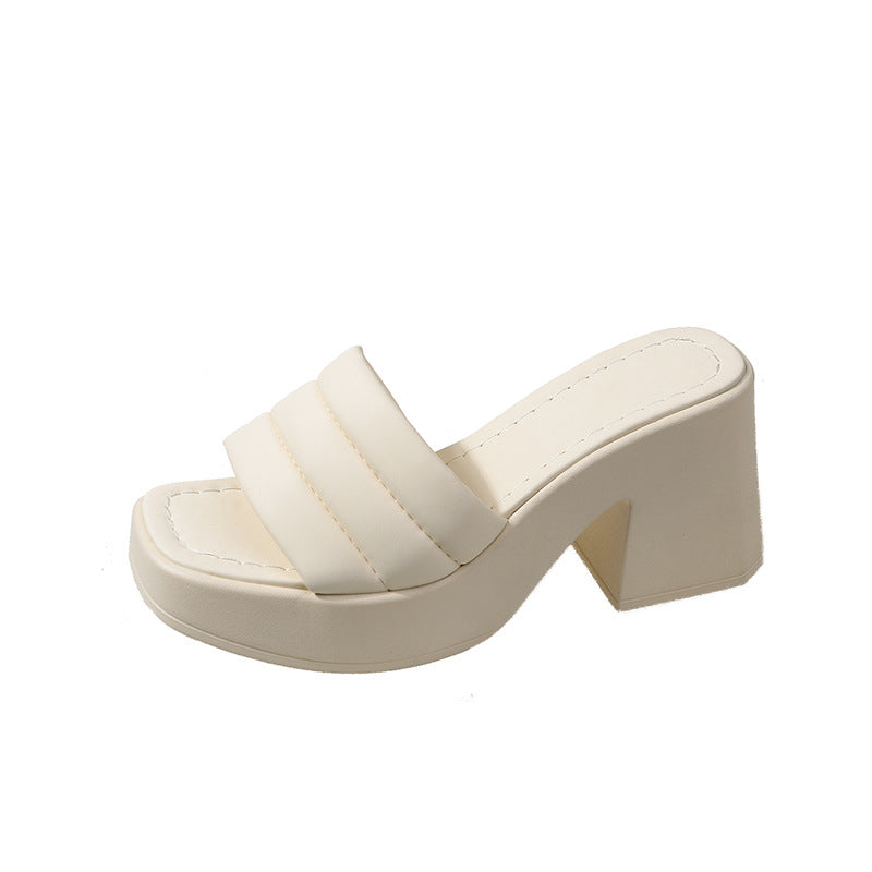 Relaxed Raffia Sandals