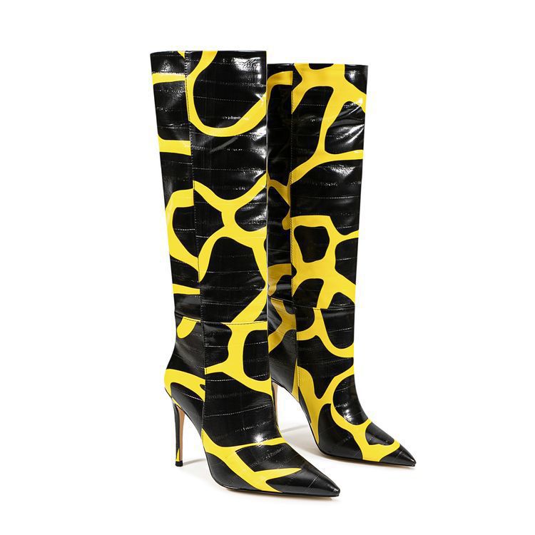 Relaxed Suede Boots