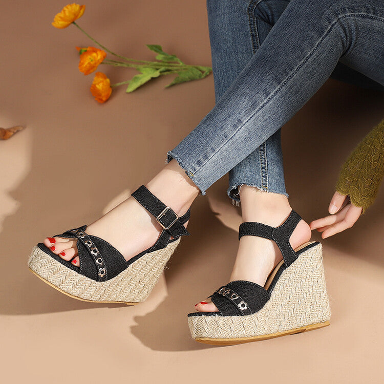 Relaxed Heeled Sandals