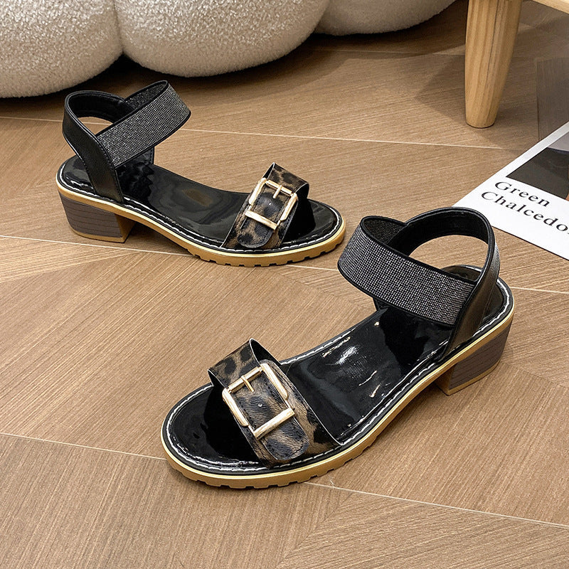 Relaxed Flat Sandals