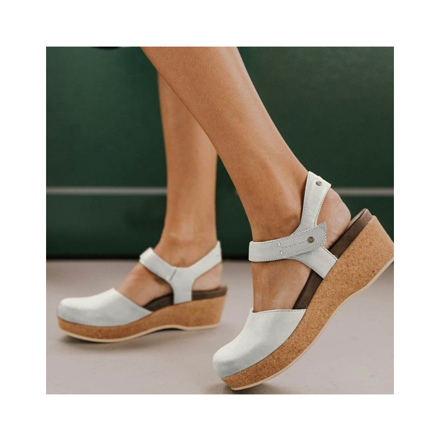 Simple Metallic Sandals