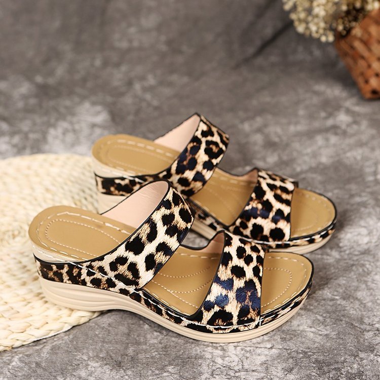 Simple Wedge Sandals