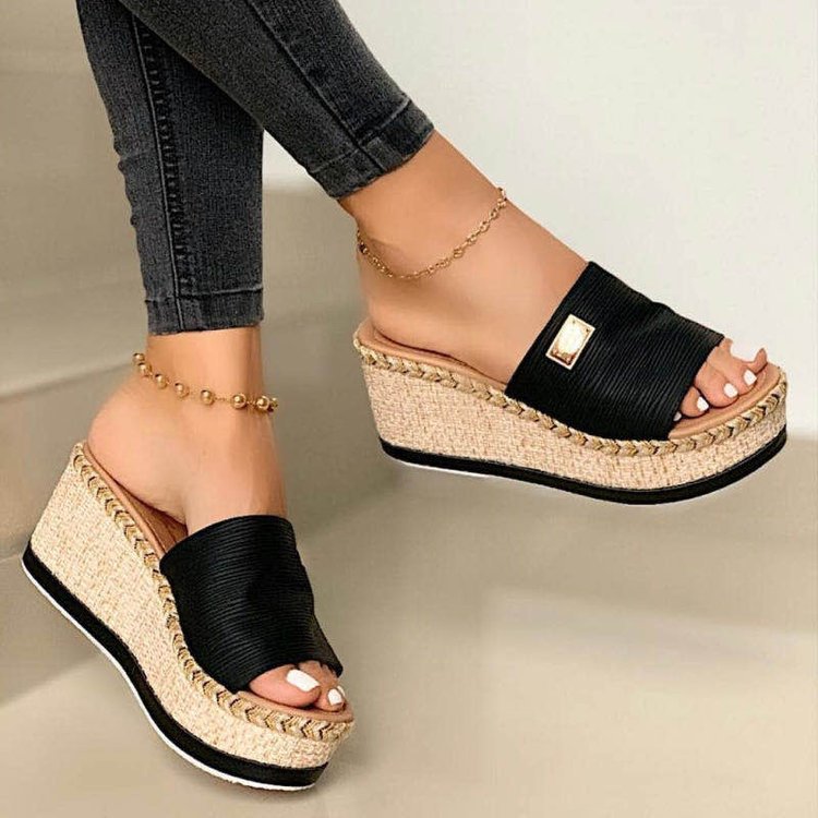 Sunny Strappy Sandals