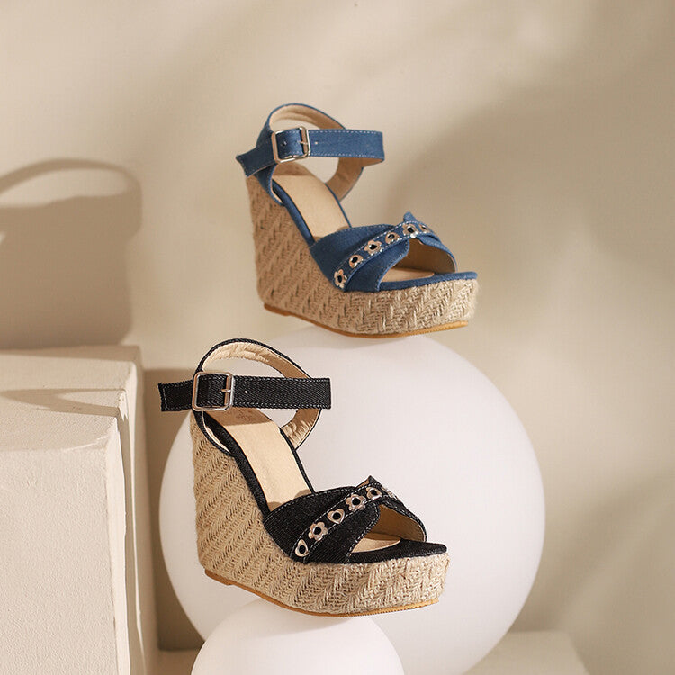 Relaxed Heeled Sandals