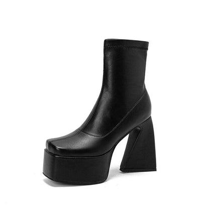 Airy Minimal Boots