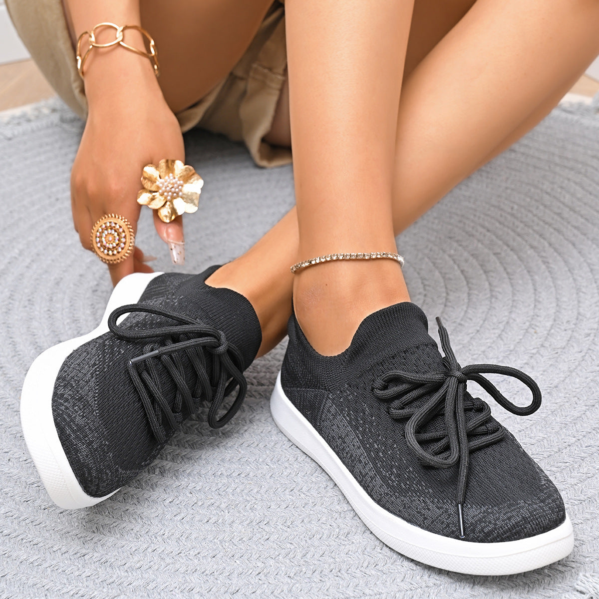 Minimal Flexible Sneakers