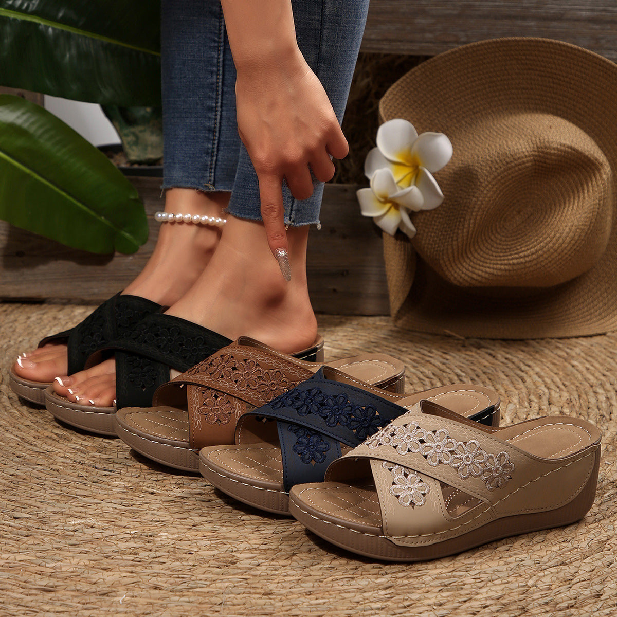 Daily Flat Sandals