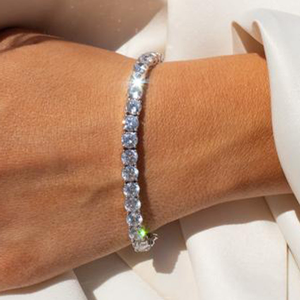 Clean Minimal Jewelry