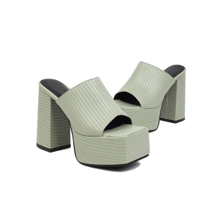 Relaxed Metallic Sandals