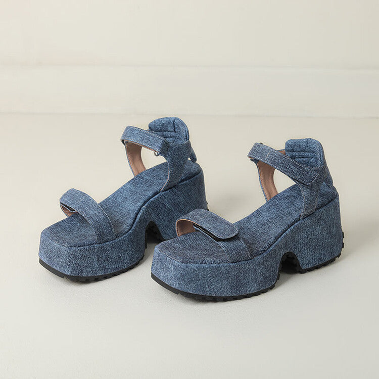 Relaxed Minimal Sandals