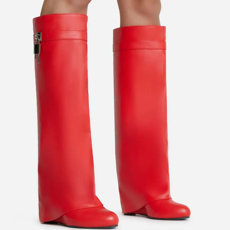 Relaxed Pointed Boots