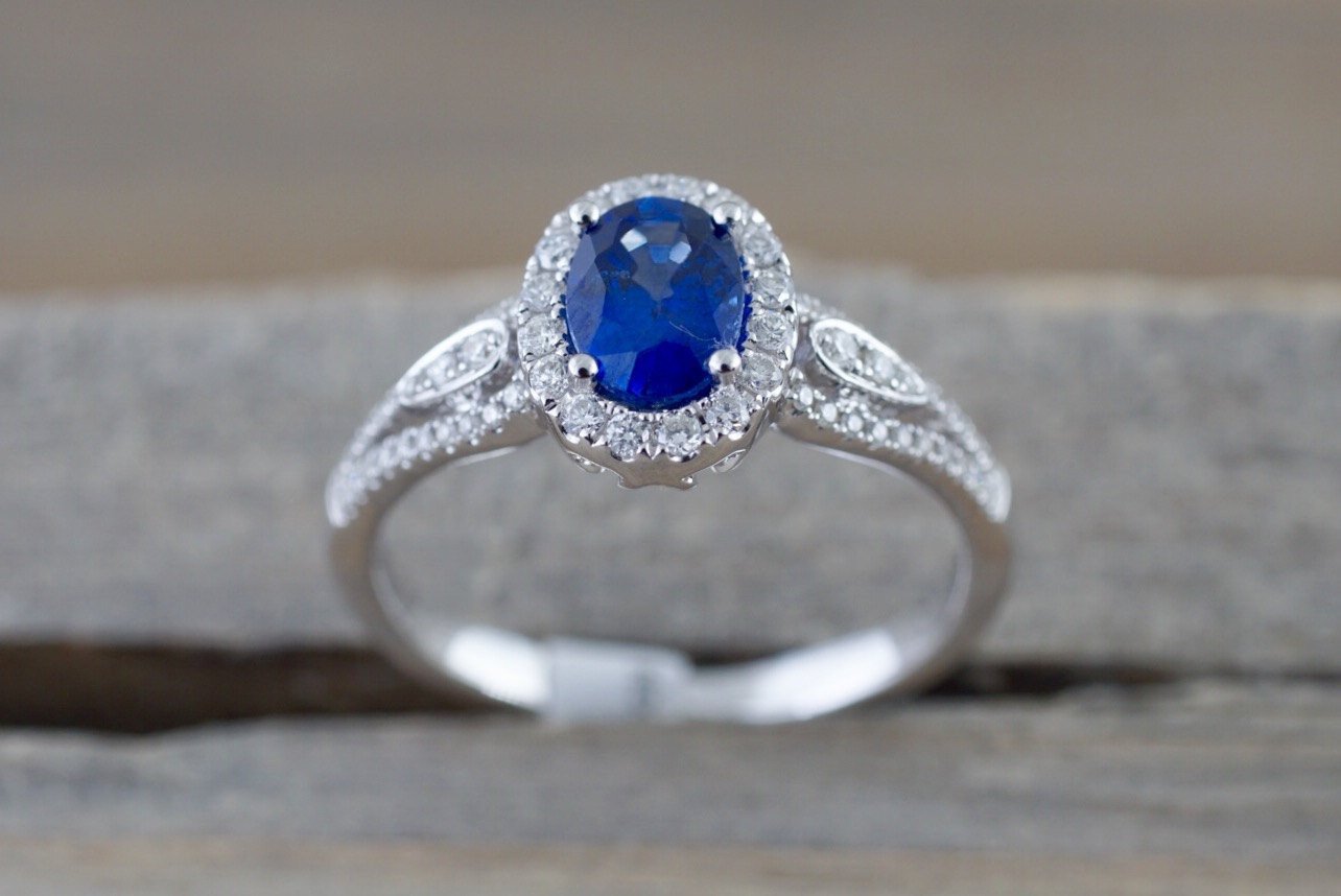 Light Minimal Jewelry