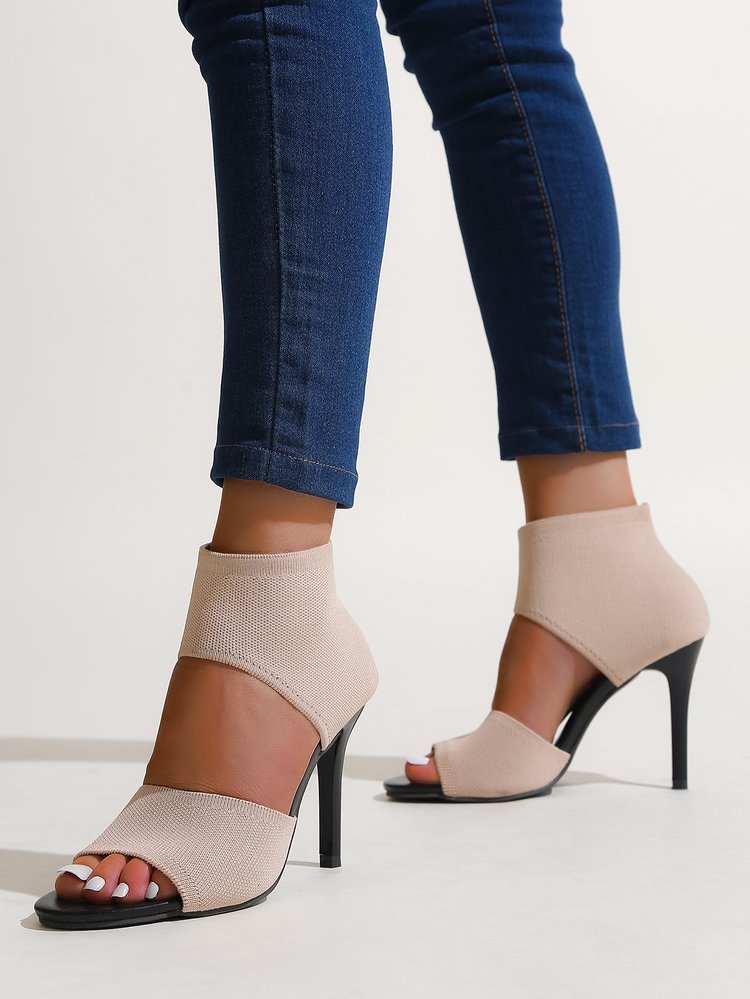 Relaxed Heeled Sandals
