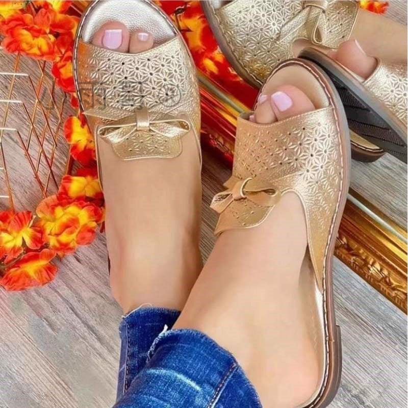 Relaxed Woven Sandals
