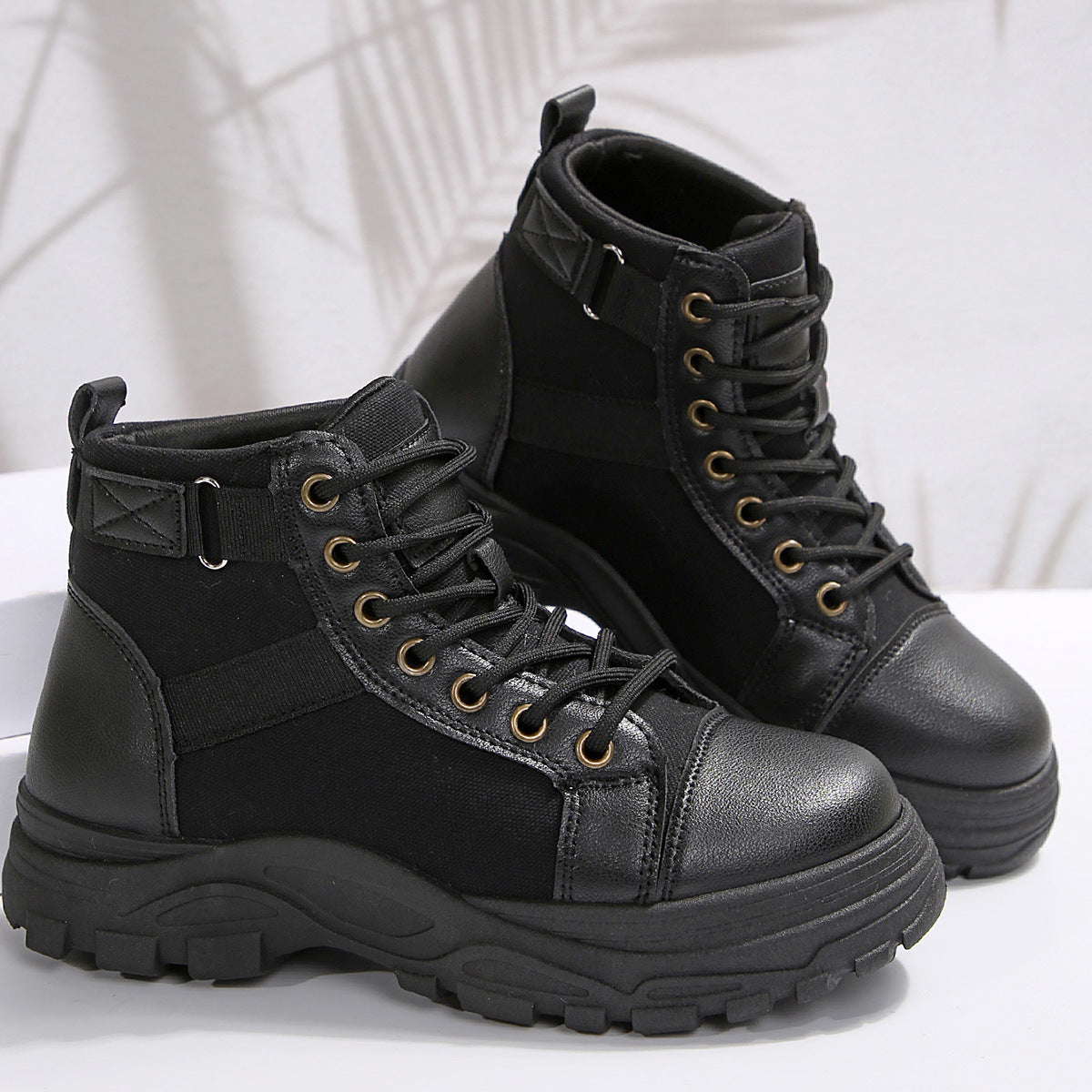 Relaxed Walking Sneakers