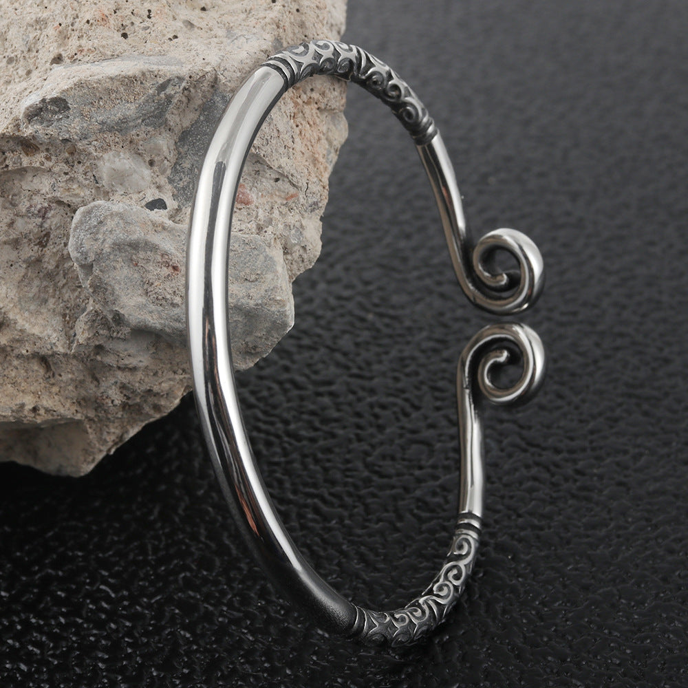 Graceful Floral Jewelry