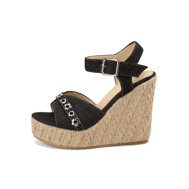 Relaxed Heeled Sandals