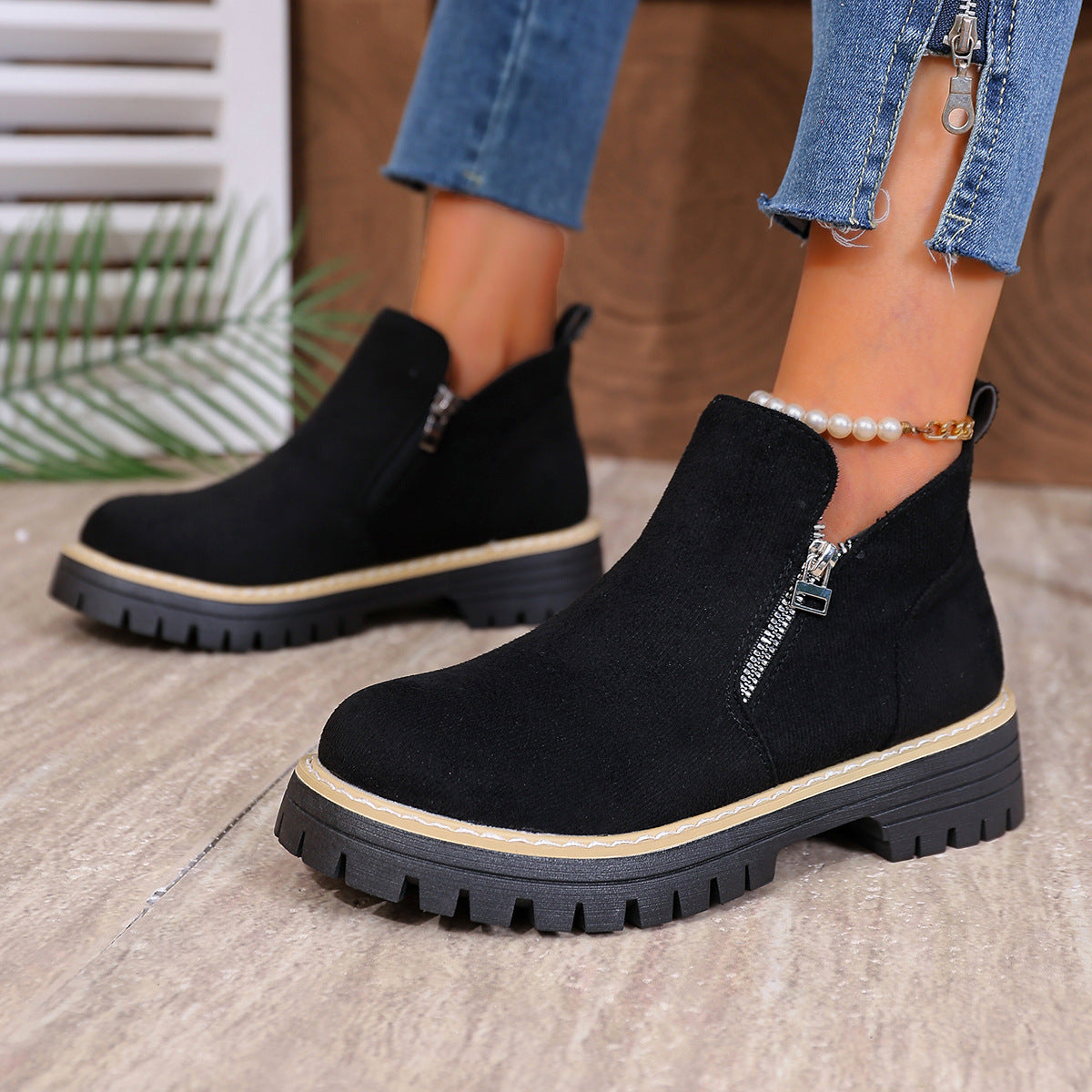 Minimal Classic Boots