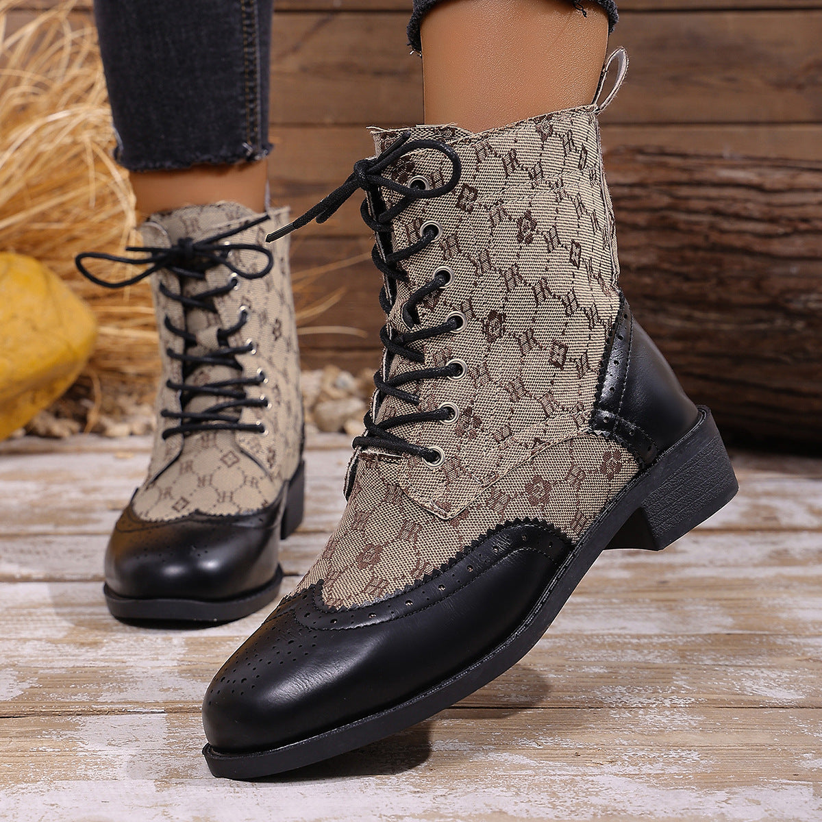 Clean Minimal Boots