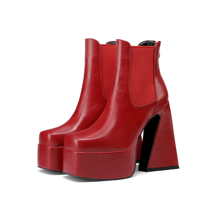 Walking Heeled Boots