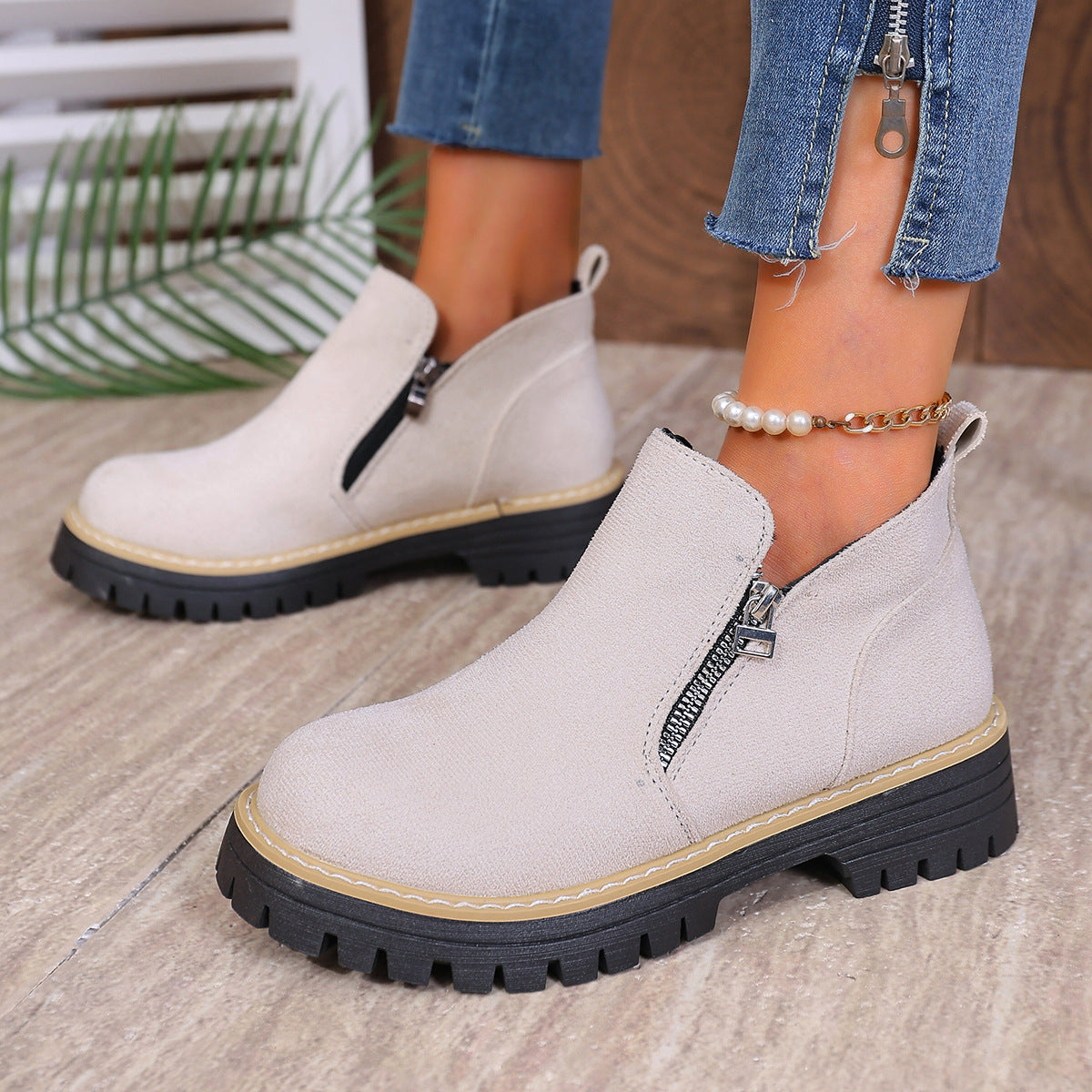 Minimal Classic Boots