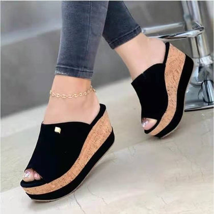 Relaxed Raffia Sandals
