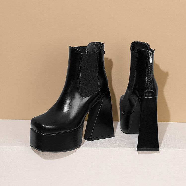Walking Heeled Boots