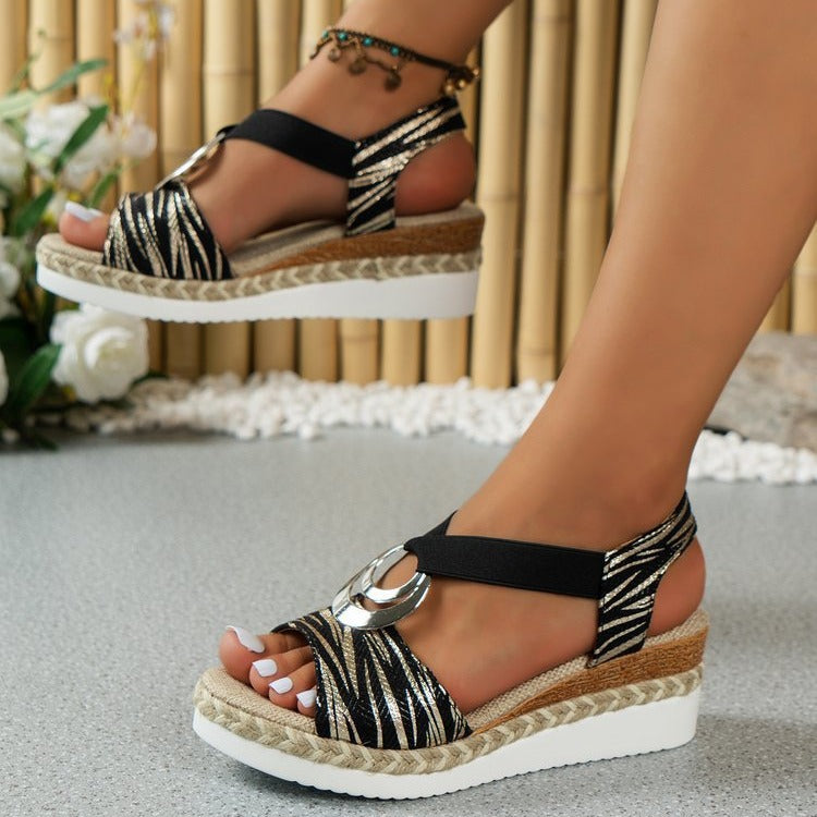 Relaxed Flat Sandals