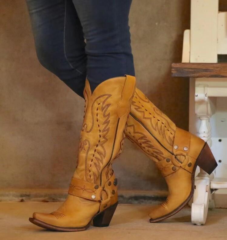 Timeless Minimal Boots