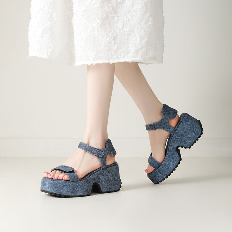 Relaxed Minimal Sandals