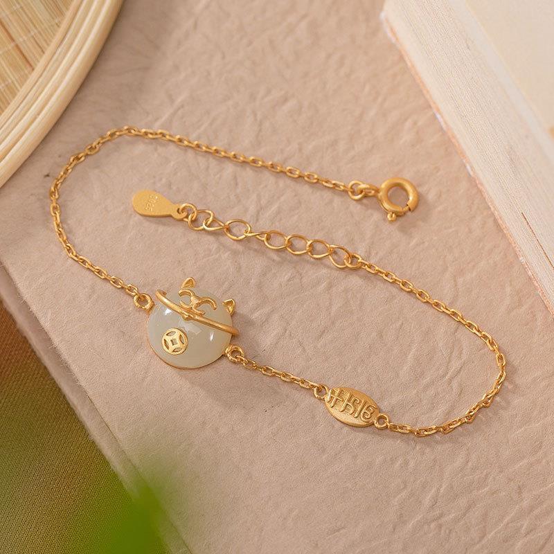 Graceful Gold Jewelry