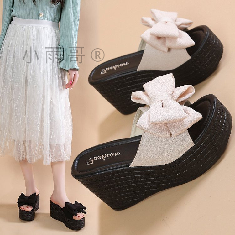 Airy Flat Sandals