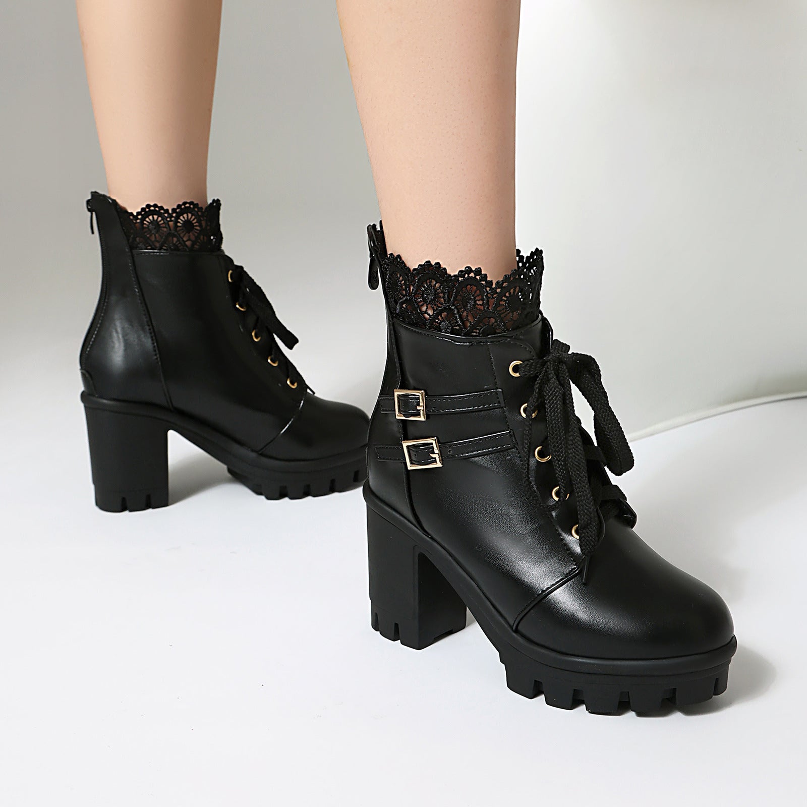 Relaxed Ankle Boots