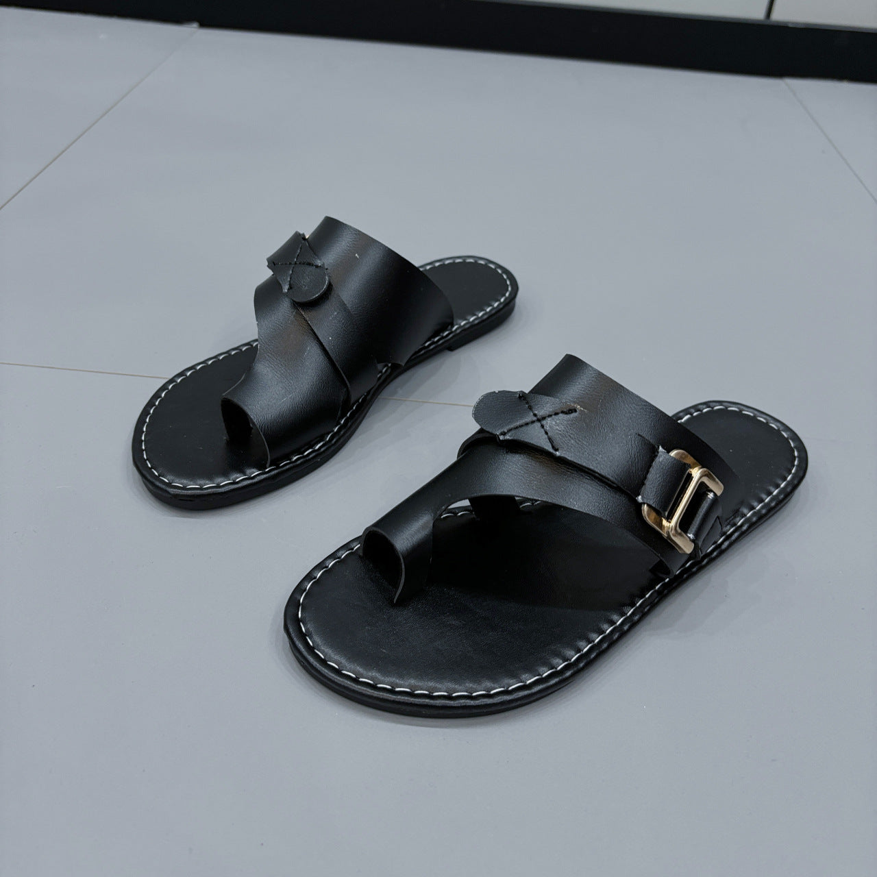 Relaxed Minimal Sandals