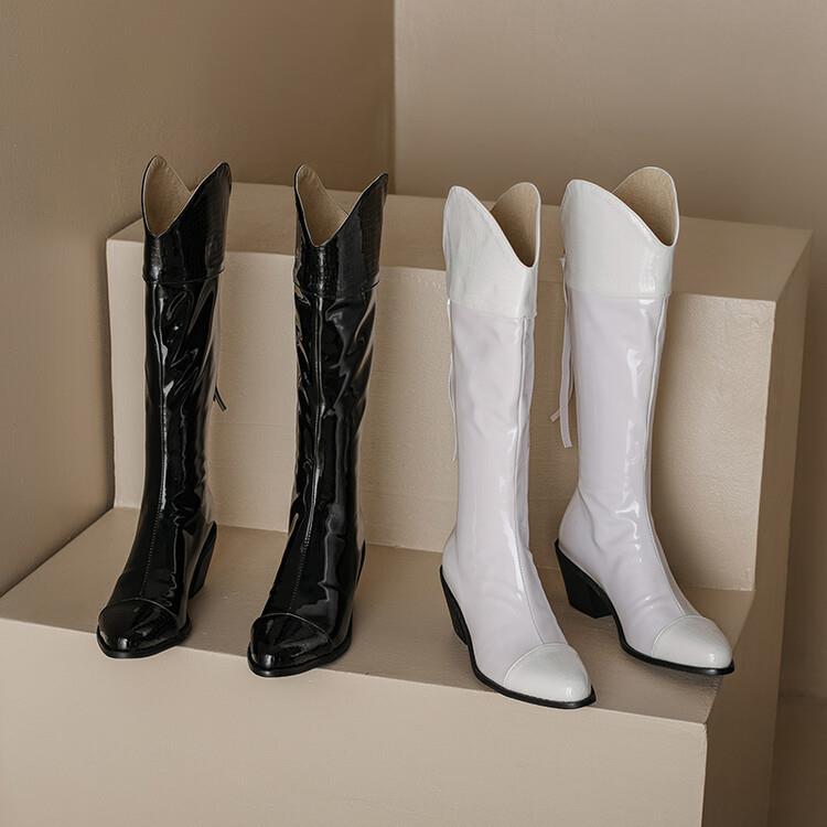 Daily Chelsea Boots