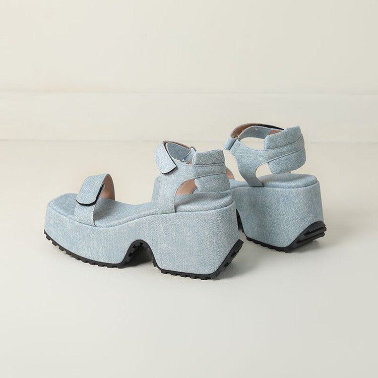 Relaxed Minimal Sandals