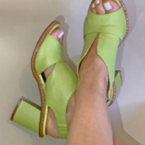 Airy Flat Sandals