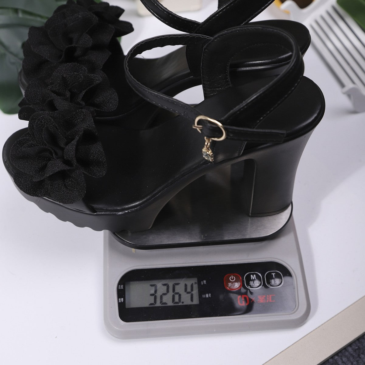 Fresh Lace-Up Sandals