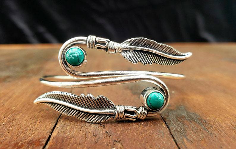 Graceful Floral Jewelry