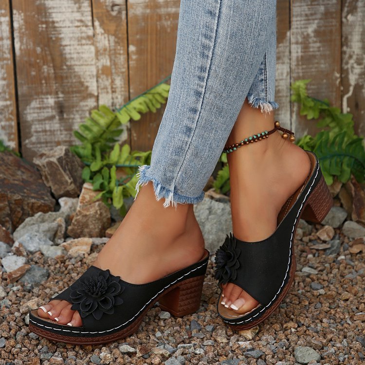 Airy Classic Sandals