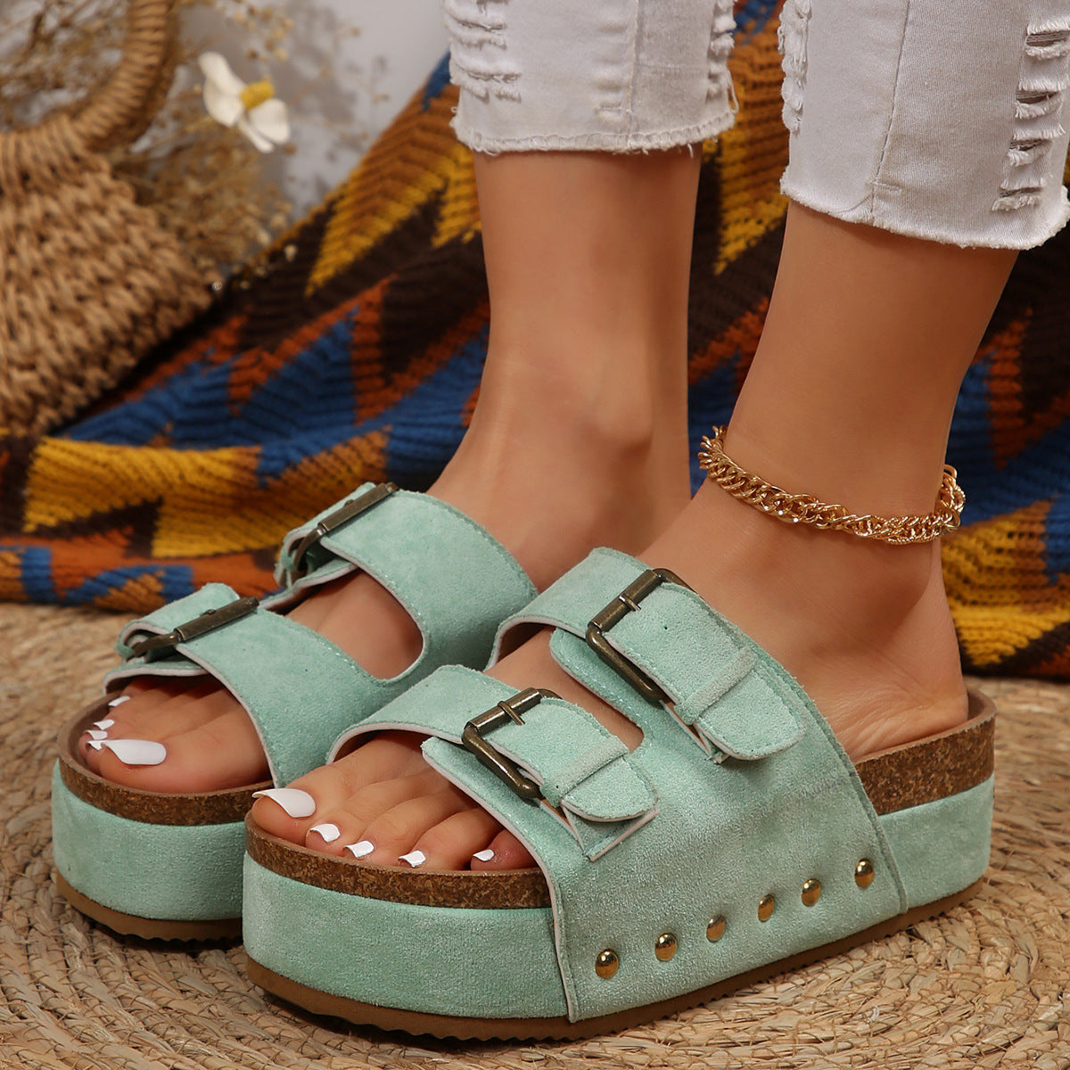 Minimal Vacation Sandals