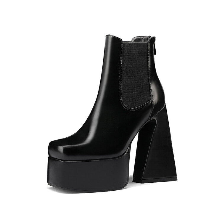 Walking Heeled Boots