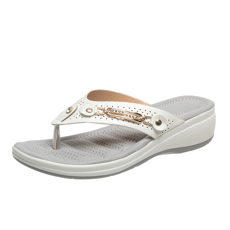 Relaxed Flat Sandals