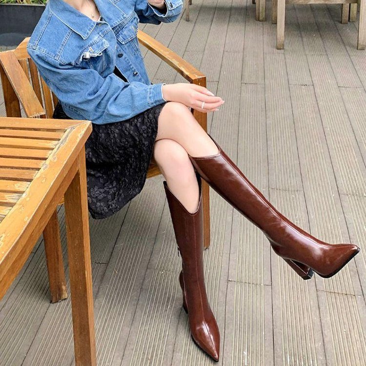 Airy Suede Boots