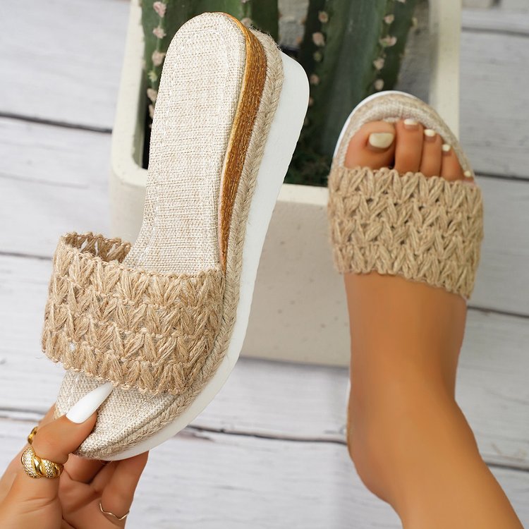 Resort Buckled Sandals
