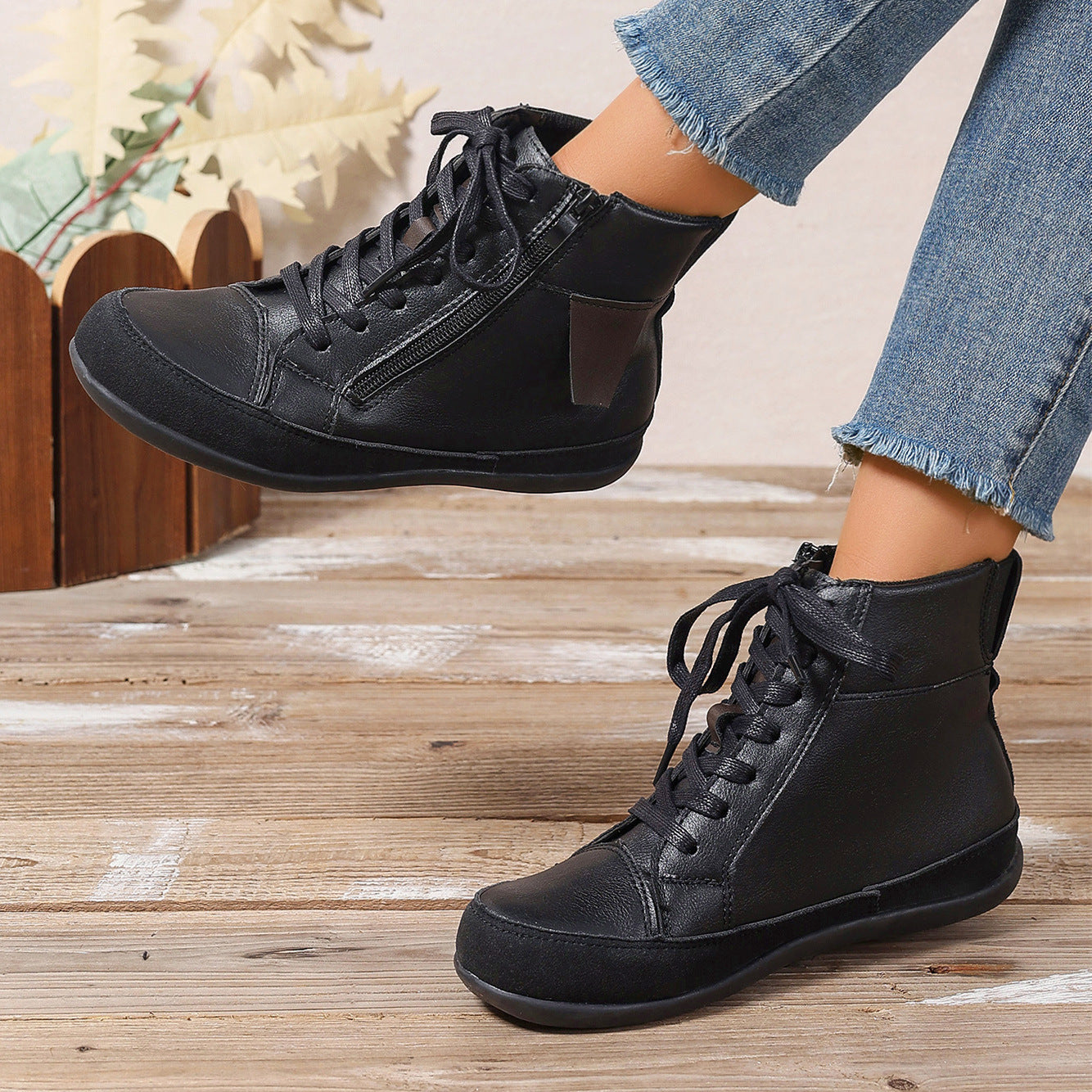 Clean Minimal Boots